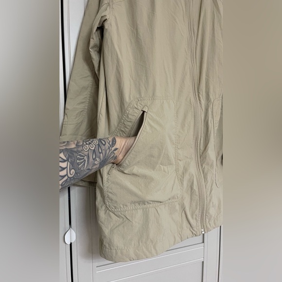 Lululemon Hooded Mid-Length Utility Jacket
Trench - Picture 8 of 16